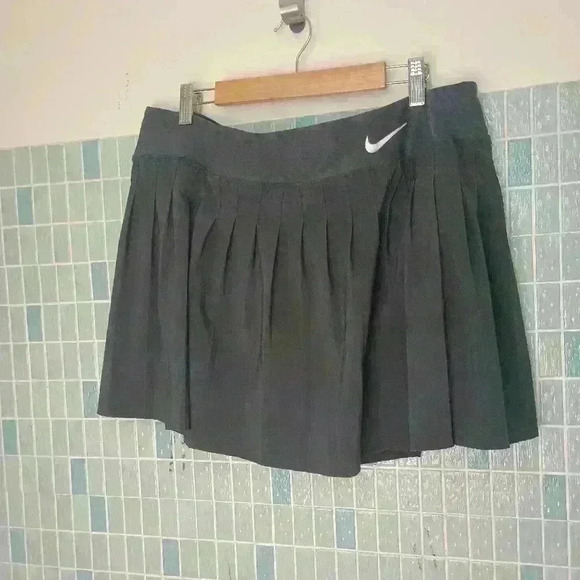 Nike Pleated Tennis Plus Size Skirt Black - Picture 2 of 9